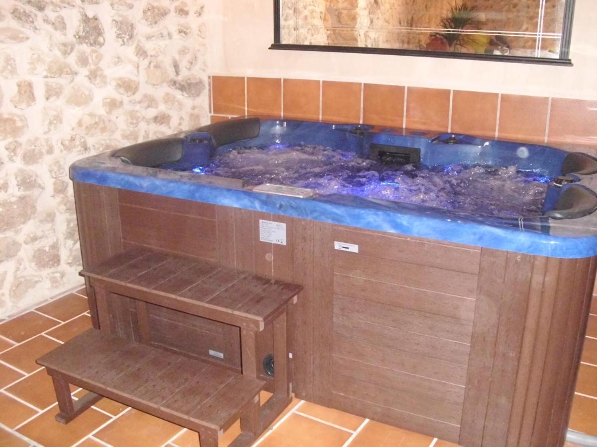 Casa Rural Con Jacuzzi Taberna Del Tio Pedro Cabanas de Polendos Buitenkant foto