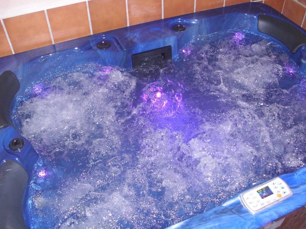Casa Rural Con Jacuzzi Taberna Del Tio Pedro Cabanas de Polendos Buitenkant foto